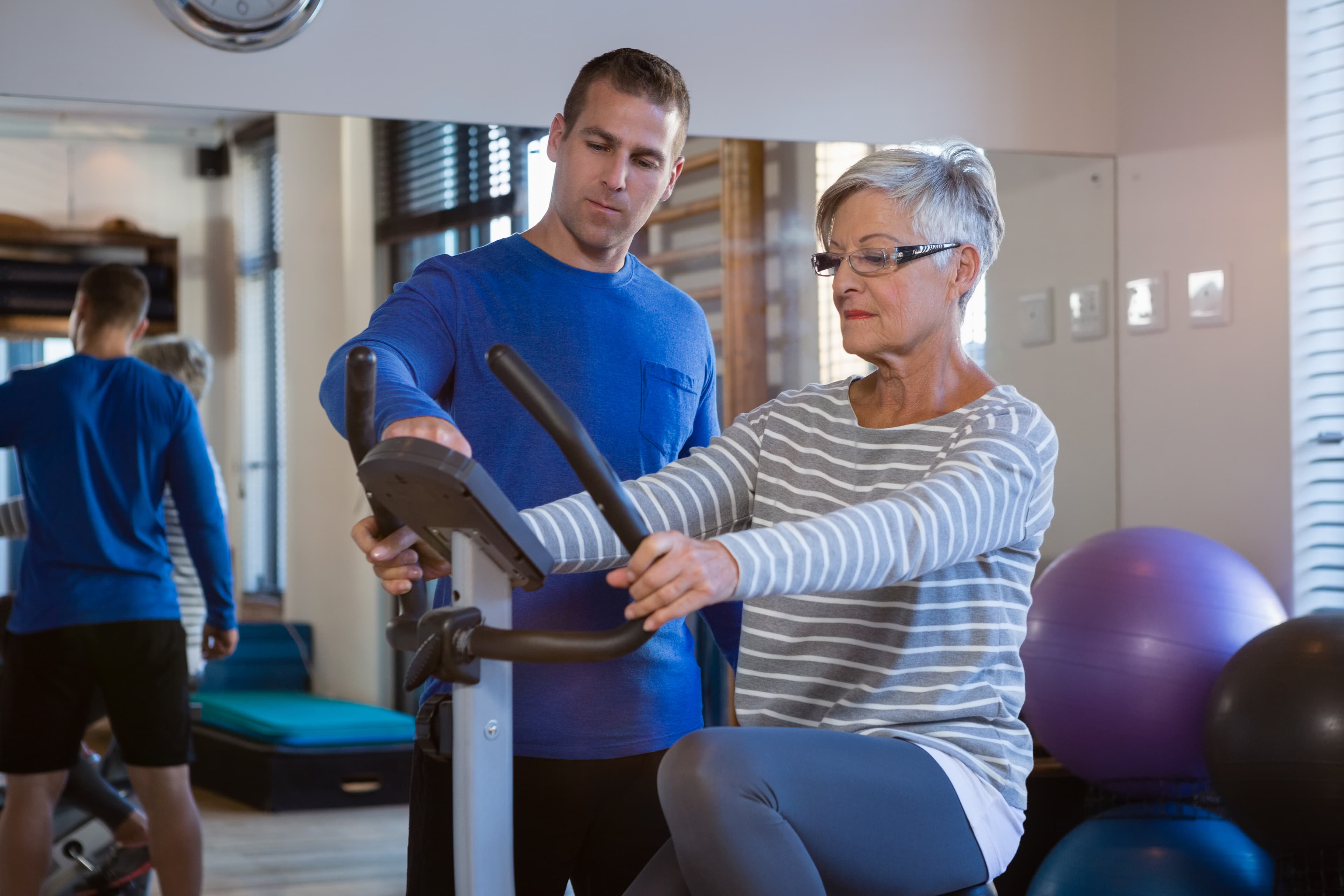 benefits-of-physical-therapy-for-the-elderly